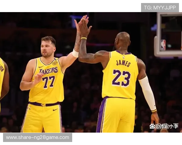 湖人勇挫快船迎连胜 詹姆斯状态火热引关注